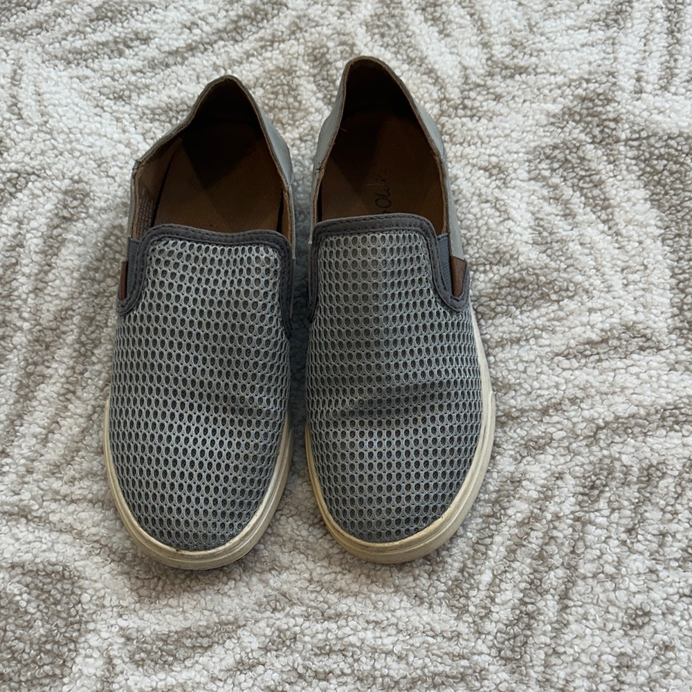 Olukai Pehuea light gray size 6